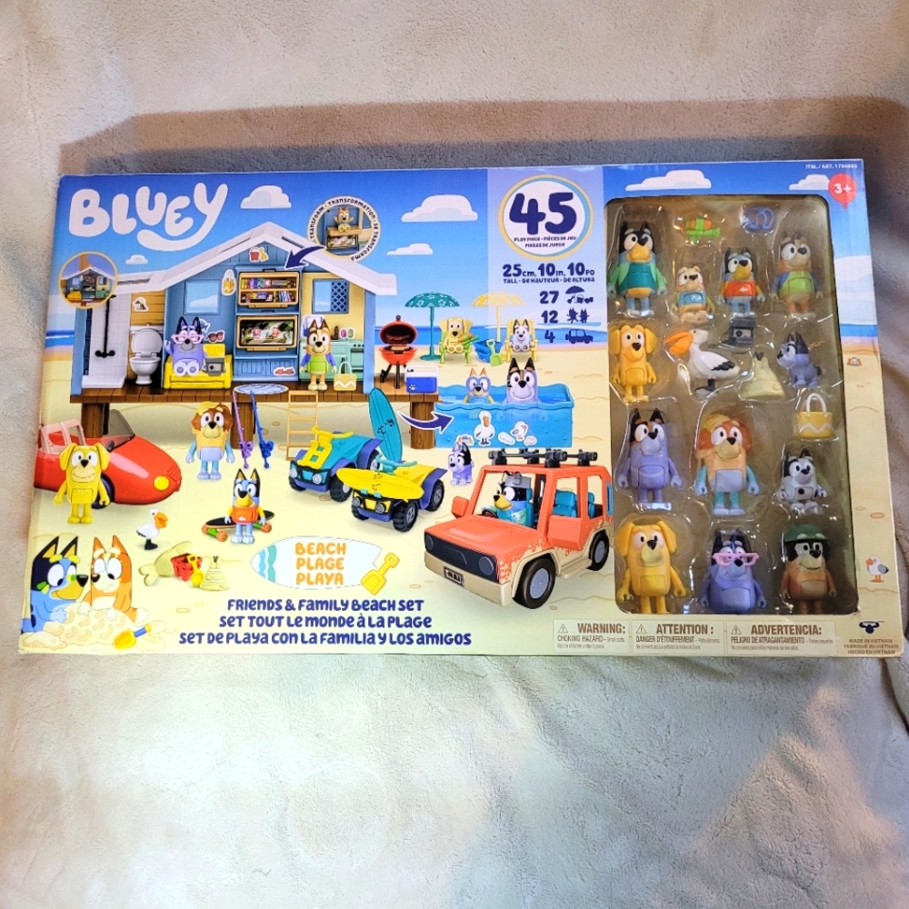 Bluey Beach and Friends play set
